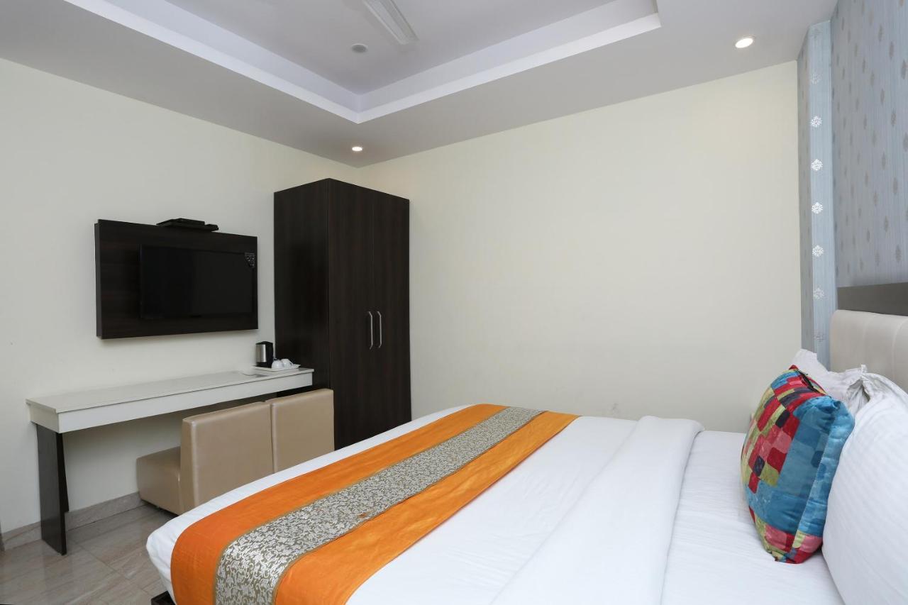 Oyo 8132 Hotel Kukreja Déhrádún Exteriér fotografie