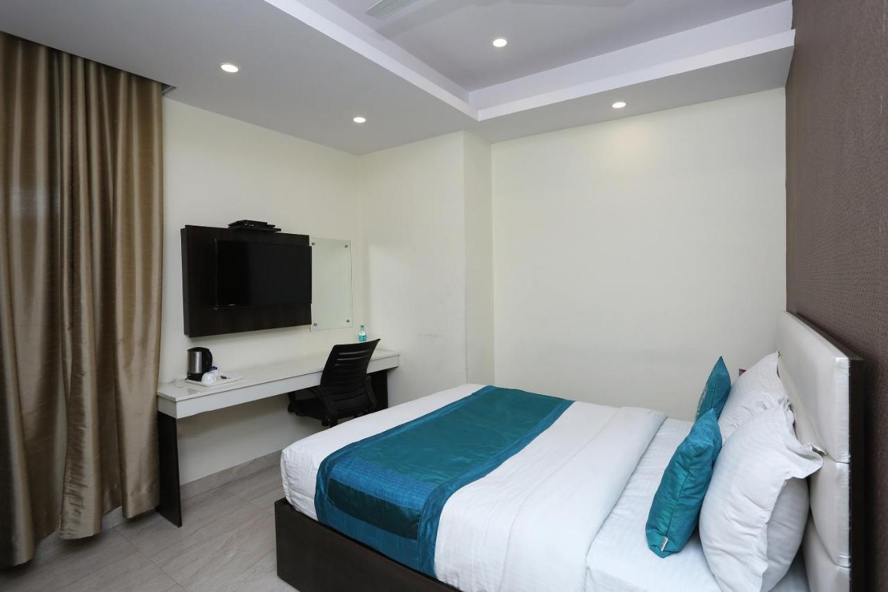 Oyo 8132 Hotel Kukreja Déhrádún Exteriér fotografie